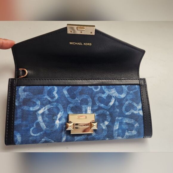Michael Kors Large Wallet - Blue Denim Heart Print - Picture 5 of 8